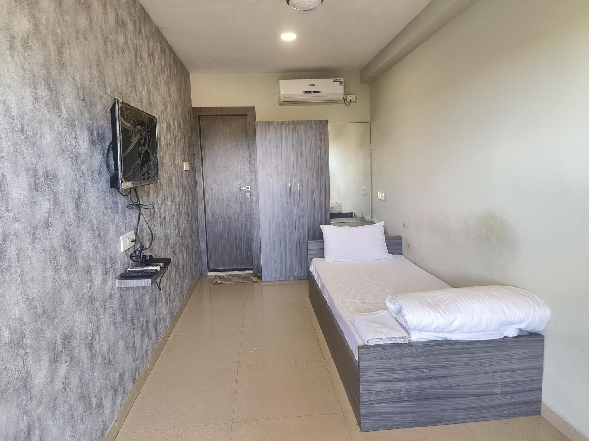 Hotel Royal Retreat Sambalpur Exterior foto