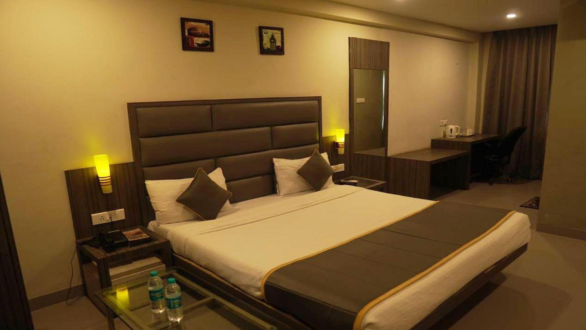 Hotel Royal Retreat Sambalpur Exterior foto